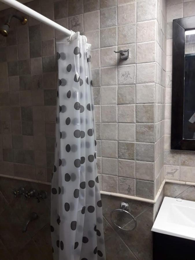 Posada Villa Club, Apart 3 Cerca Del Aeropuerto El Palomar Hurlingham Екстериор снимка